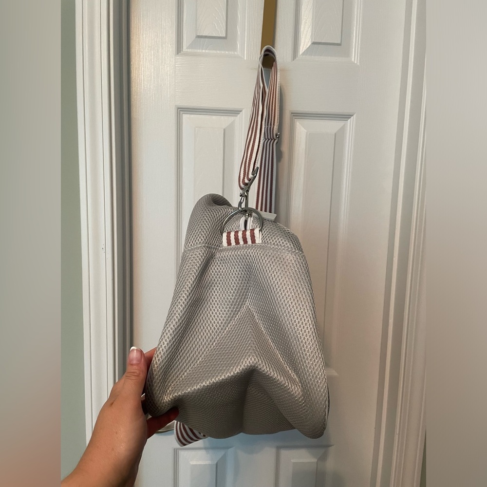 New Balance travel or gym bag - Picture 4 of 4